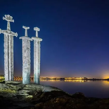 Practical Apartment, To Center * Ставангер